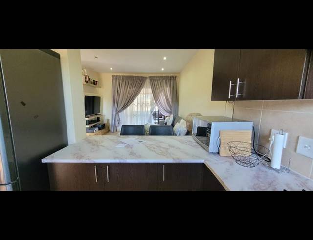 2 BEDROOM TOWNHOUSE FOR SALE IN MULBARTON